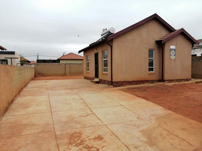 2 Bedroom Property for Sale in Lehae Gauteng