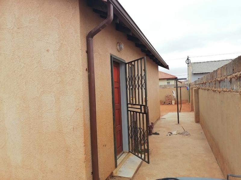 2 Bedroom Property for Sale in Lehae Gauteng