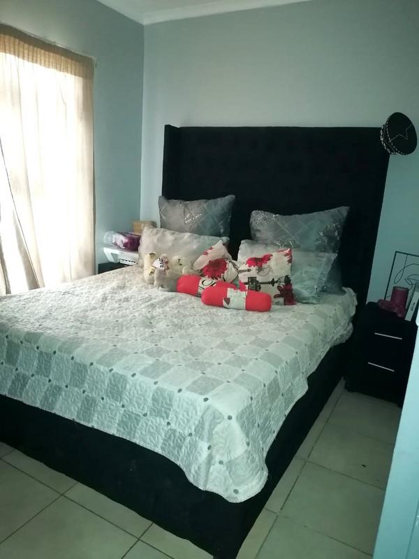 2 Bedroom Property for Sale in Lehae Gauteng