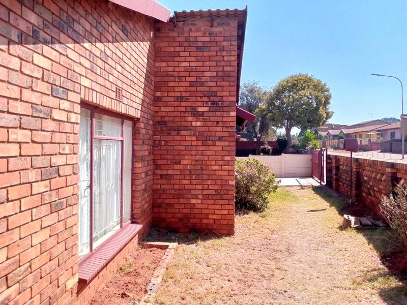 3 Bedroom Property for Sale in Lenasia South Gauteng