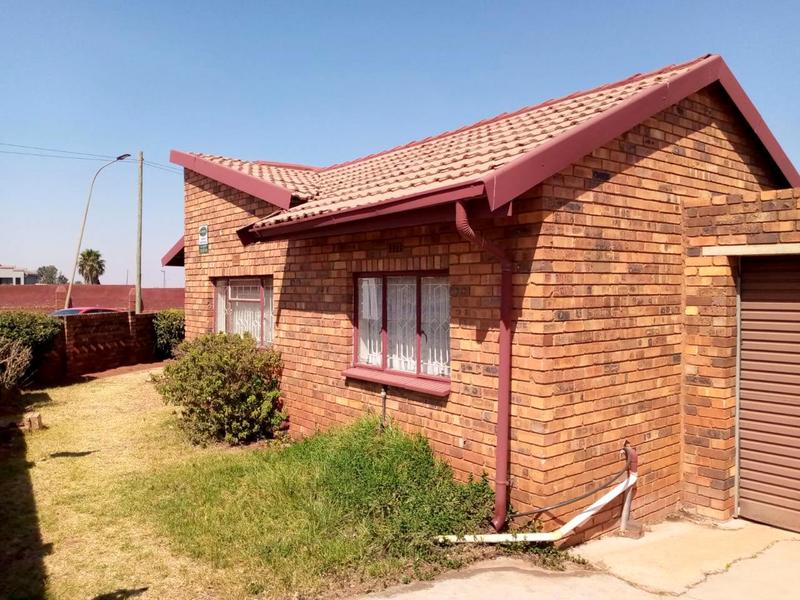 3 Bedroom Property for Sale in Lenasia South Gauteng