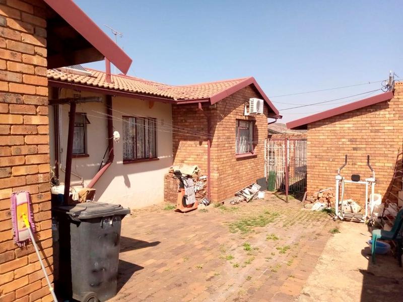 3 Bedroom Property for Sale in Lenasia South Gauteng