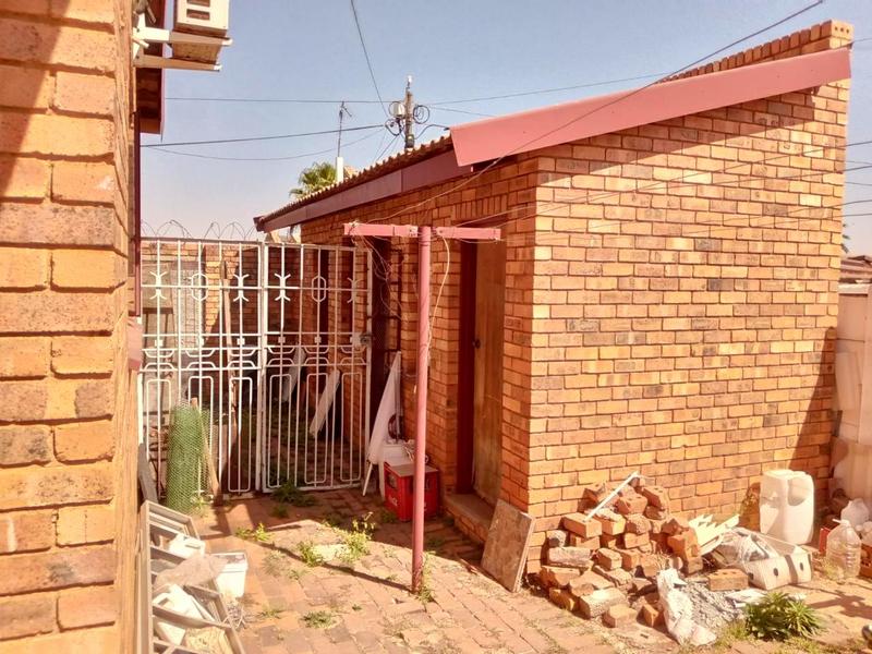 3 Bedroom Property for Sale in Lenasia South Gauteng