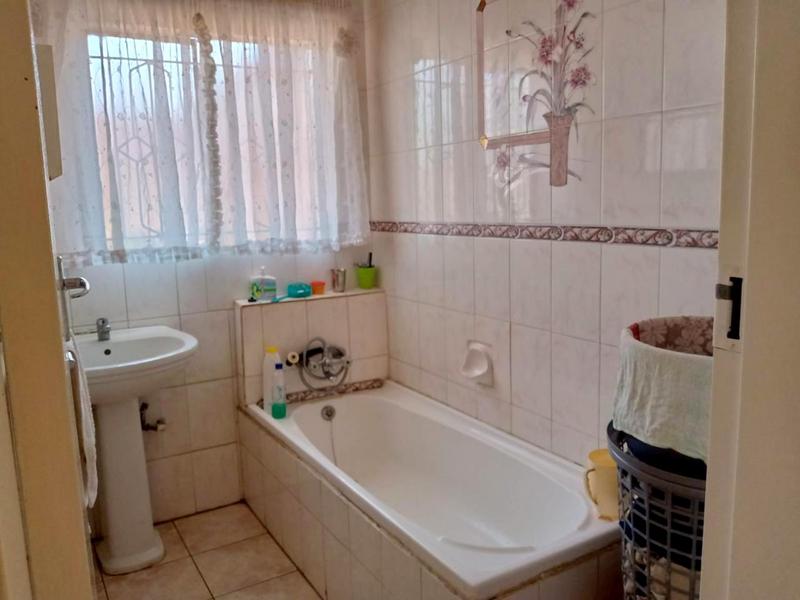 3 Bedroom Property for Sale in Lenasia South Gauteng