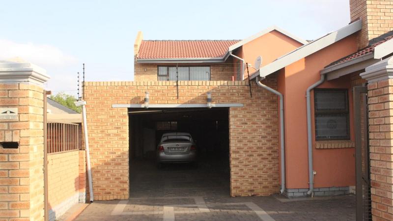 4 Bedroom Property for Sale in Lenasia South Gauteng