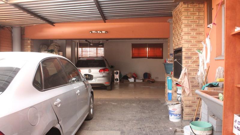 4 Bedroom Property for Sale in Lenasia South Gauteng