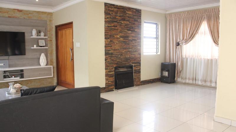 4 Bedroom Property for Sale in Lenasia South Gauteng