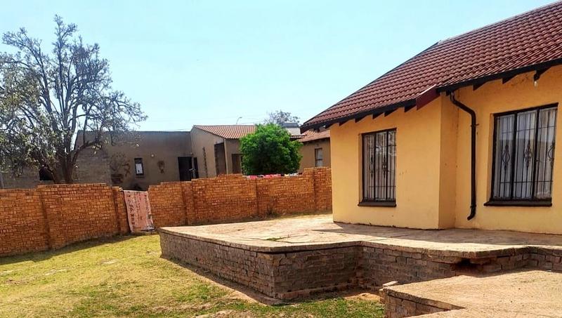 3 Bedroom Property for Sale in Lenasia South Gauteng