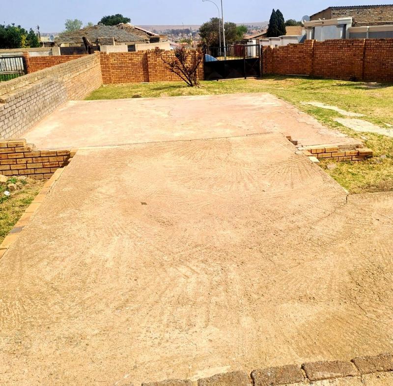 3 Bedroom Property for Sale in Lenasia South Gauteng