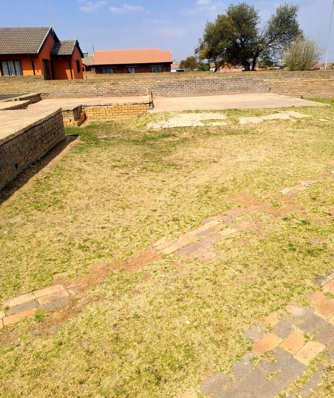 3 Bedroom Property for Sale in Lenasia South Gauteng