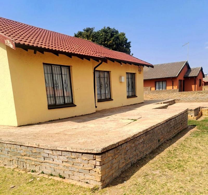 3 Bedroom Property for Sale in Lenasia South Gauteng