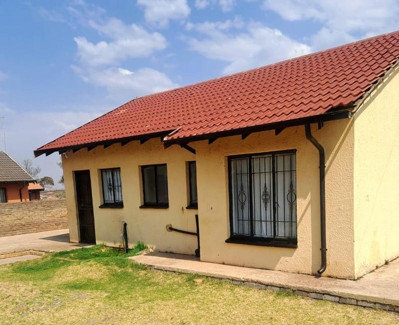 3 Bedroom Property for Sale in Lenasia South Gauteng