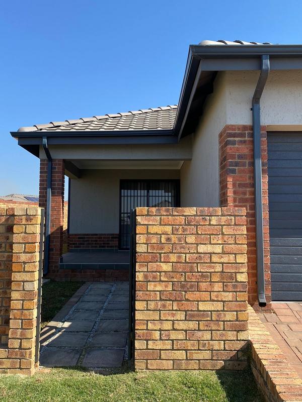 3 Bedroom Property for Sale in Lion Pride Gauteng