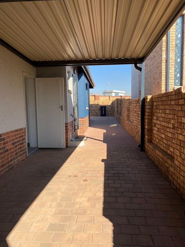 3 Bedroom Property for Sale in Lion Pride Gauteng