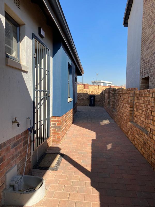 3 Bedroom Property for Sale in Lion Pride Gauteng