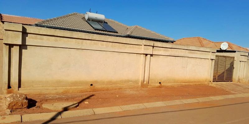 3 Bedroom Property for Sale in Lufhereng Gauteng