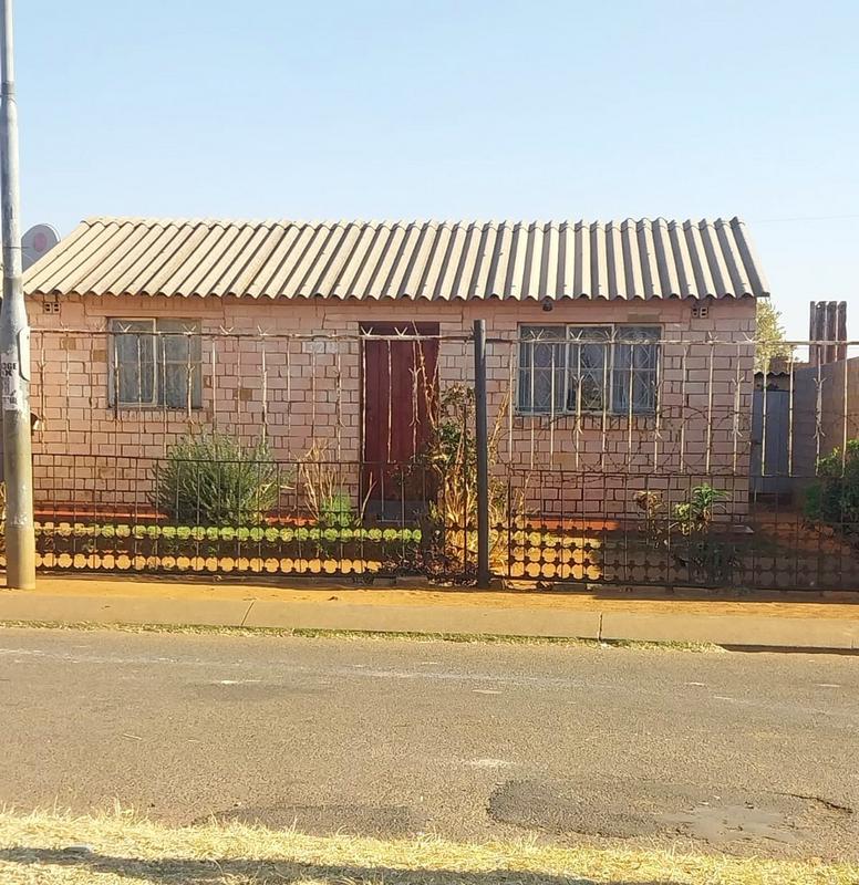 2 Bedroom Property for Sale in Mapetla Gauteng