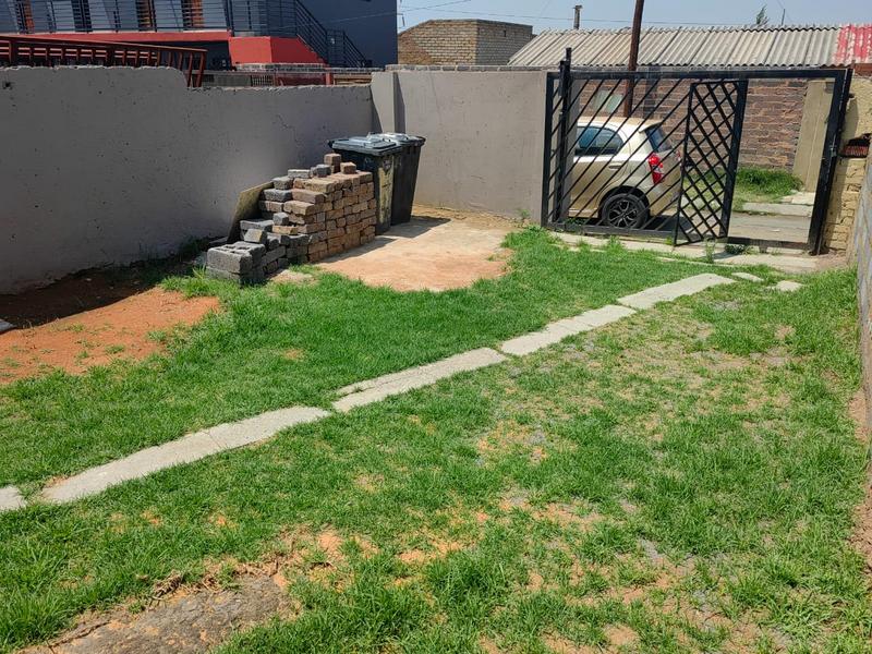 1 Bedroom Property for Sale in Meadowlands East Gauteng