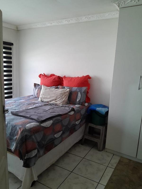 1 Bedroom Property for Sale in Meadowlands West Gauteng