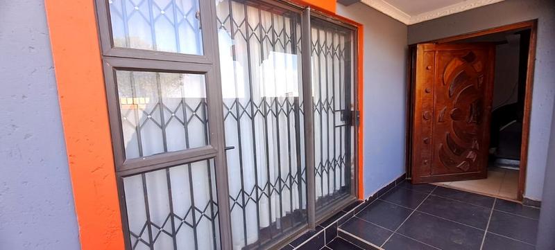 2 Bedroom Property for Sale in Mmesi Park Gauteng