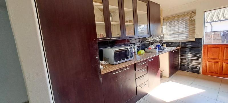 2 Bedroom Property for Sale in Mmesi Park Gauteng