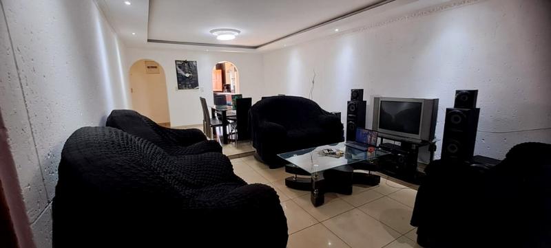 2 Bedroom Property for Sale in Mmesi Park Gauteng