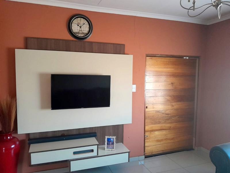 3 Bedroom Property for Sale in Mohlakeng Gauteng