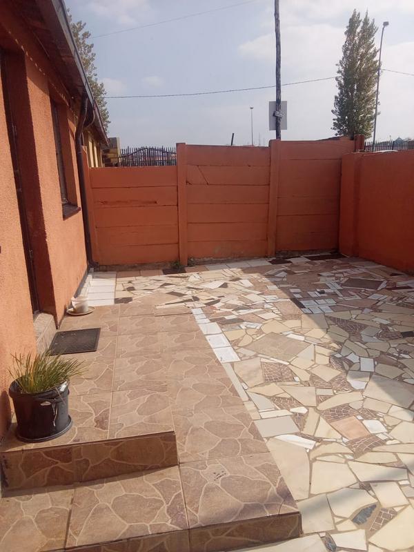 1 Bedroom Property for Sale in Moroka North Gauteng