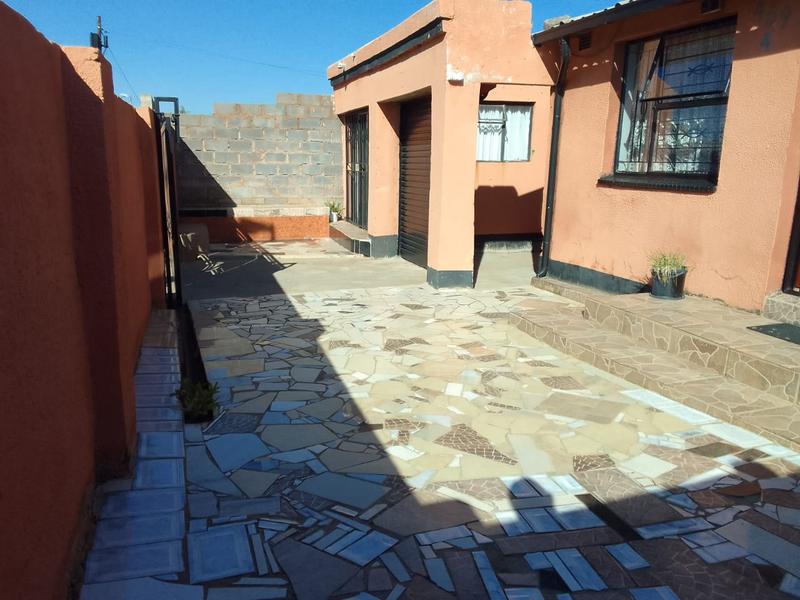 1 Bedroom Property for Sale in Moroka North Gauteng