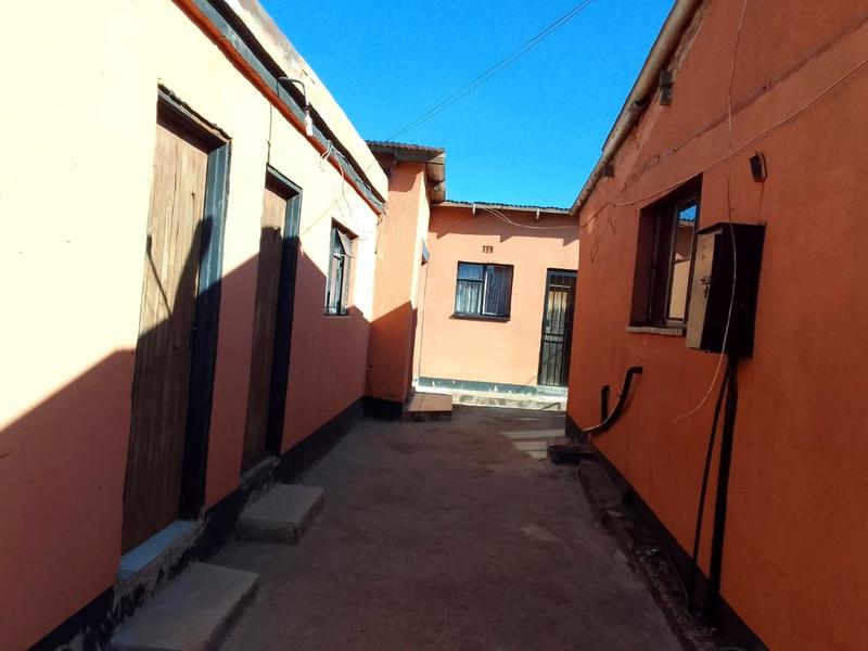 1 Bedroom Property for Sale in Moroka North Gauteng