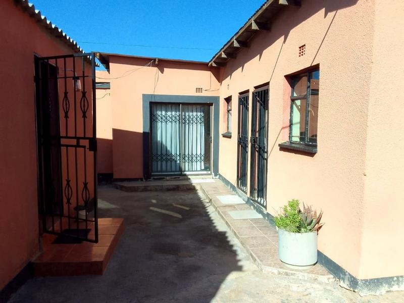 1 Bedroom Property for Sale in Moroka North Gauteng