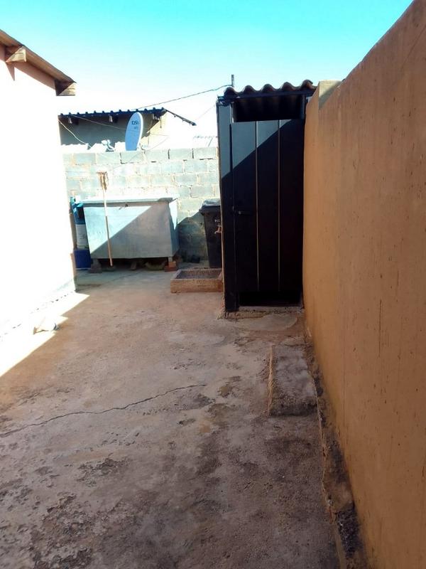 1 Bedroom Property for Sale in Moroka North Gauteng