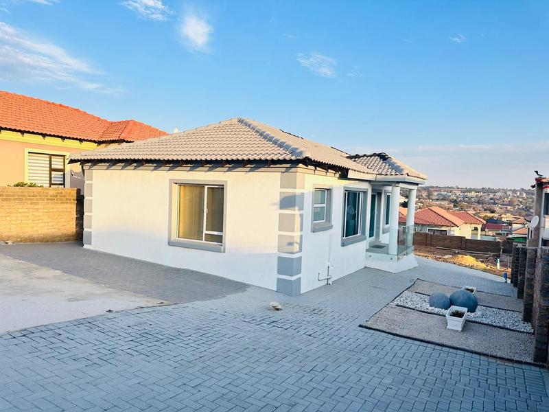 3 Bedroom Property for Sale in Munsieville Gauteng