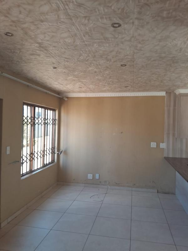 2 Bedroom Property for Sale in Munsieville Gauteng