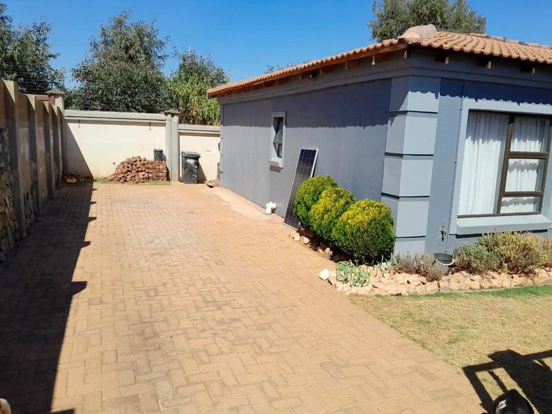 4 Bedroom Property for Sale in Munsieville Gauteng