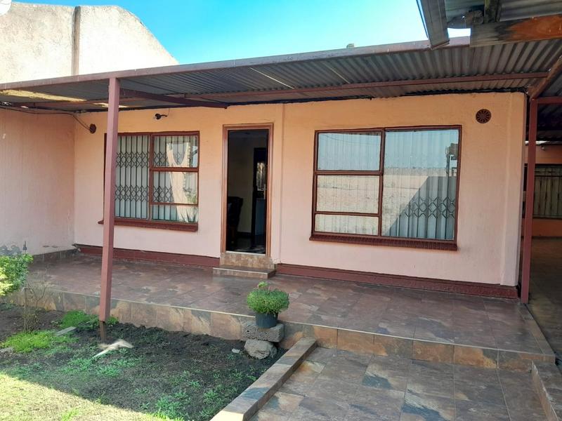 2 Bedroom Property for Sale in Orlando Gauteng