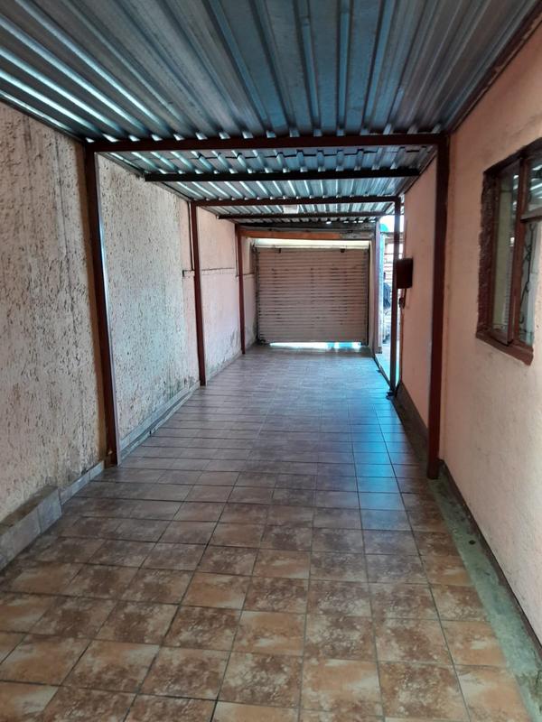 2 Bedroom Property for Sale in Orlando Gauteng