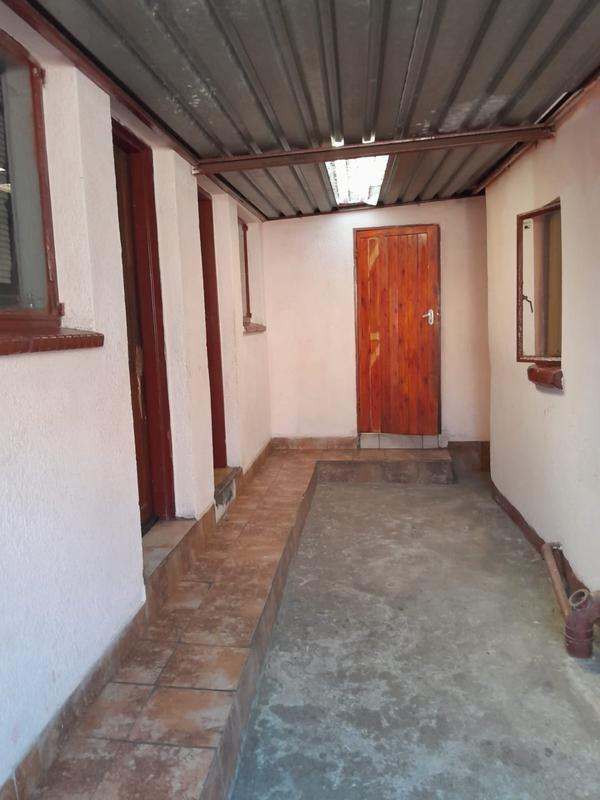 2 Bedroom Property for Sale in Orlando Gauteng