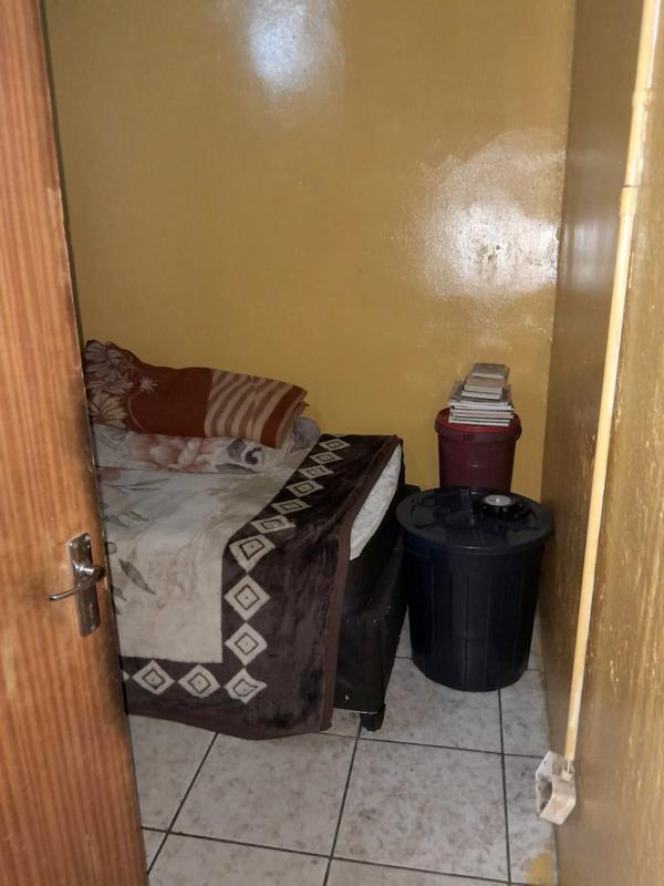 2 Bedroom Property for Sale in Orlando Gauteng