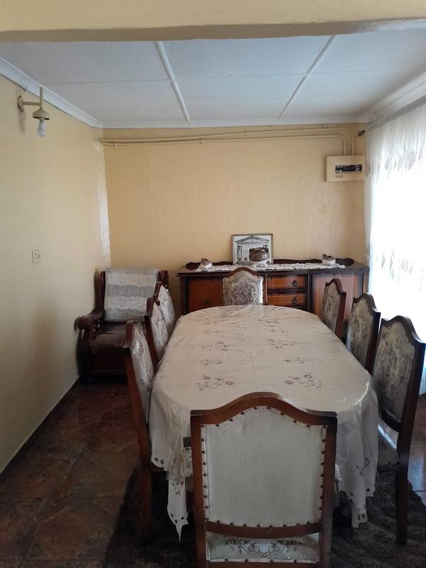 2 Bedroom Property for Sale in Orlando Gauteng