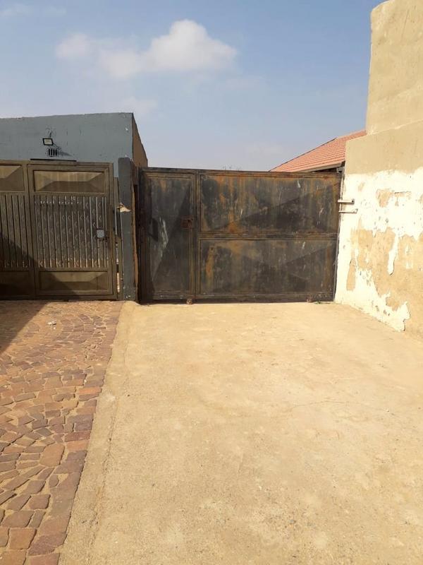 3 Bedroom Property for Sale in Protea Glen Gauteng