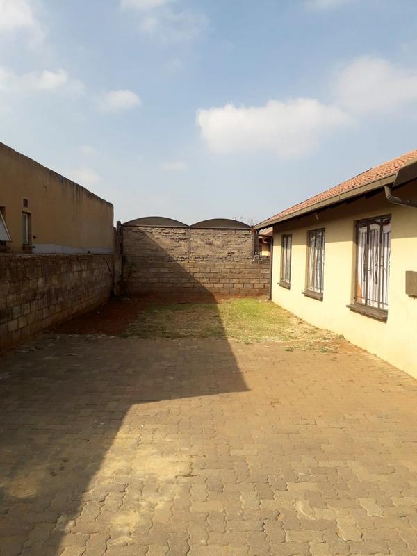 3 Bedroom Property for Sale in Protea Glen Gauteng