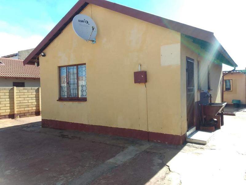 2 Bedroom Property for Sale in Protea Glen Gauteng