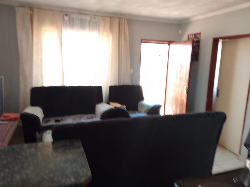 2 Bedroom Property for Sale in Protea Glen Gauteng