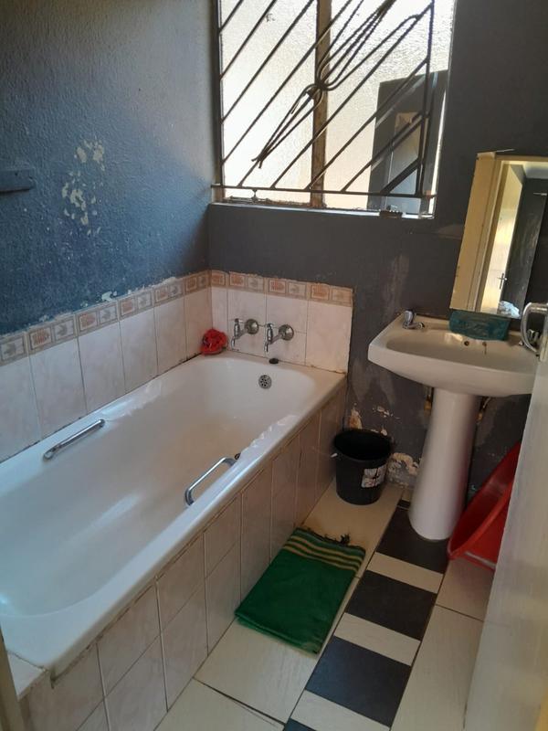 3 Bedroom Property for Sale in Protea Glen Gauteng