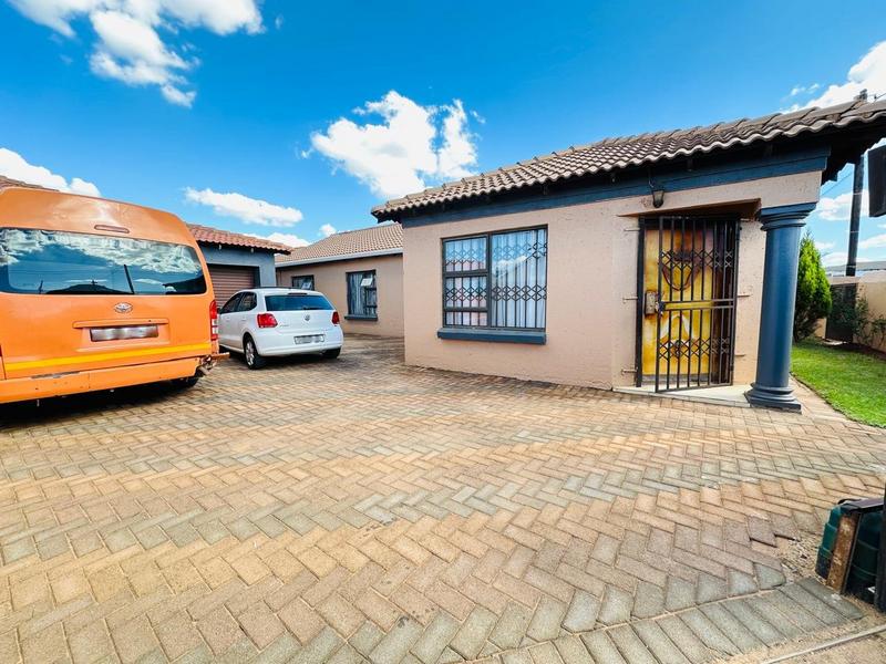 3 Bedroom Property for Sale in Protea Glen Gauteng