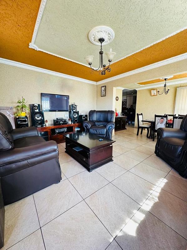 3 Bedroom Property for Sale in Protea Glen Gauteng