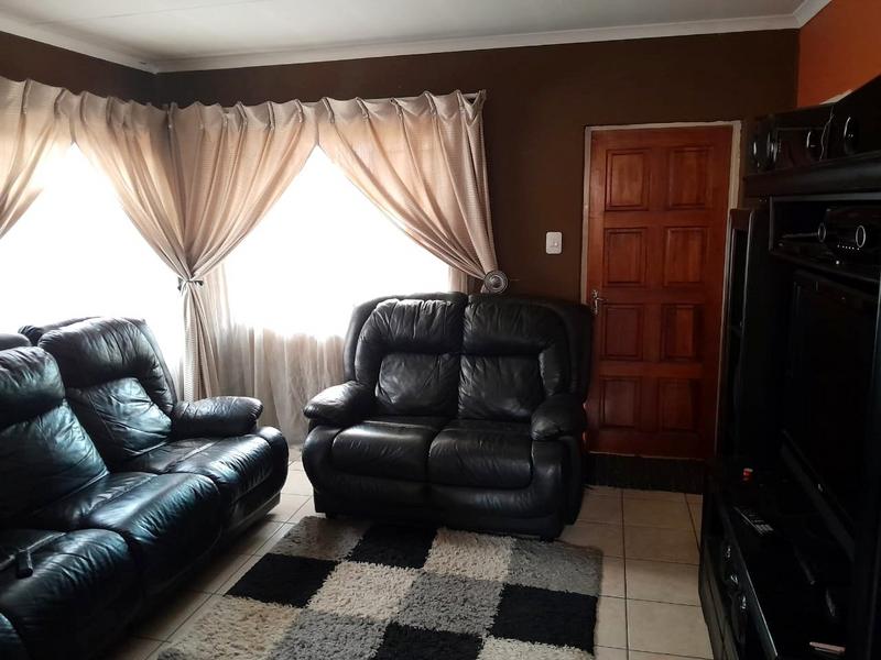 3 Bedroom Property for Sale in Protea Glen Gauteng