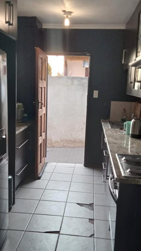 3 Bedroom Property for Sale in Protea Glen Gauteng