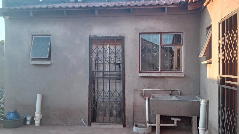 3 Bedroom Property for Sale in Protea Glen Gauteng